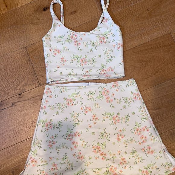 Skatie Paige Crop and matching Naomi Skort SET - Picture 5 of 14